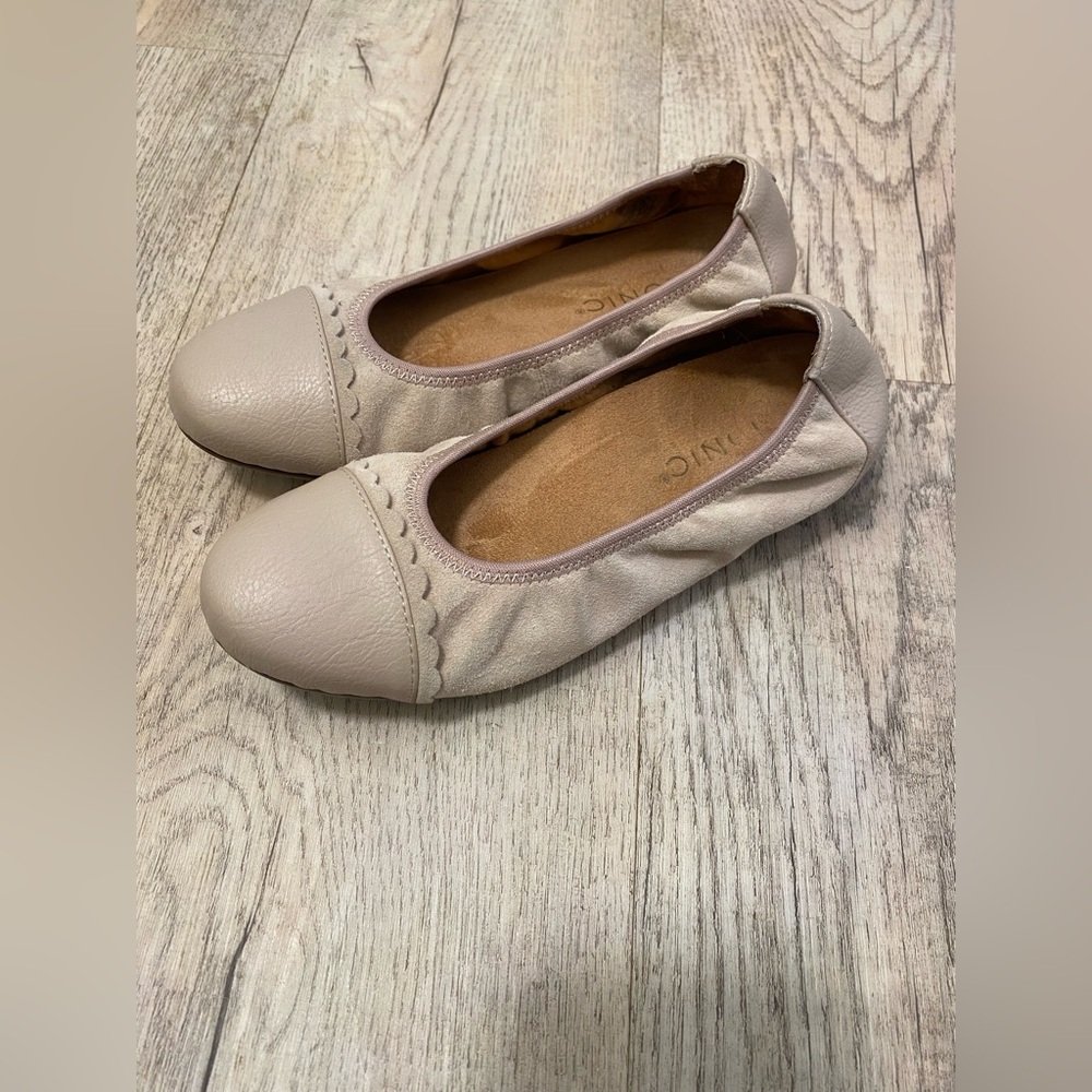 Vionic Light Taupe Ballet Flats